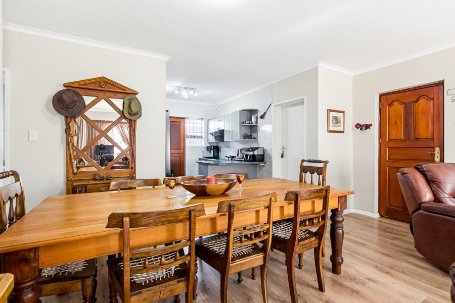 2 Bedroom Property for Sale in The Crest Western Cape